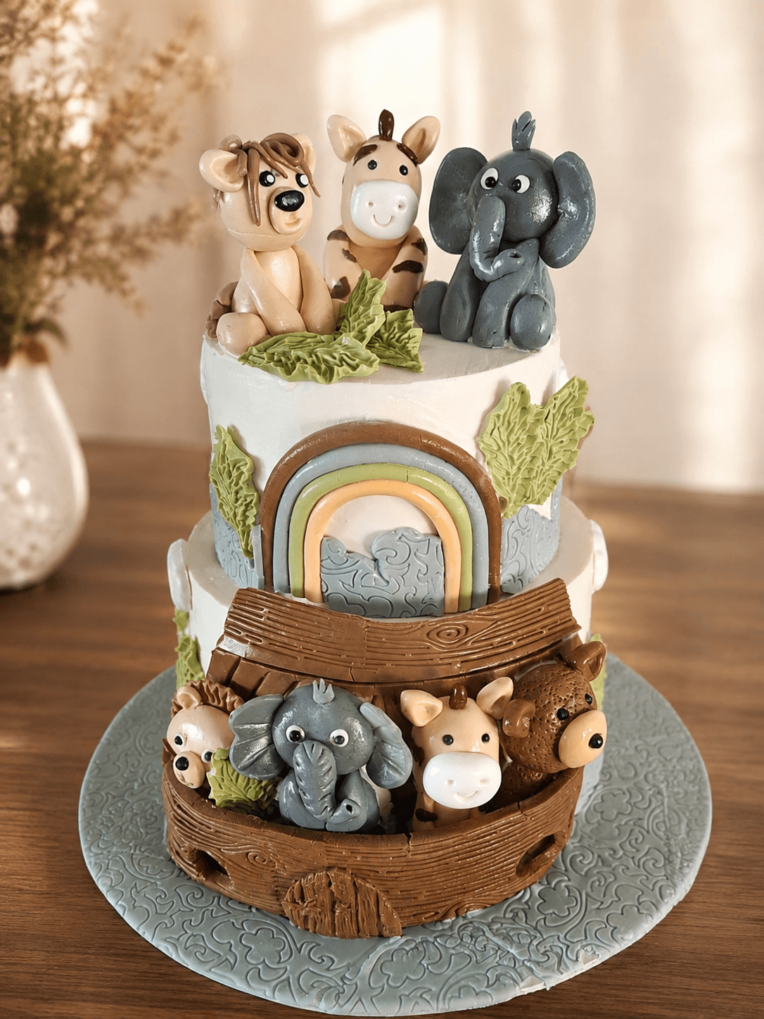 A Noah’s Ark animal-themed celebration cake